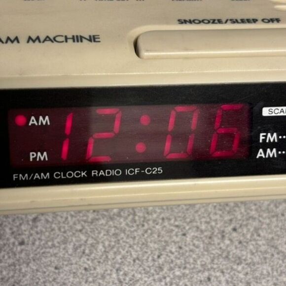 Sony Model ICF-C25 Dream Machine Clock Radio *Works* - Picture 3 of 8